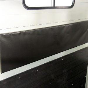 Cheval Liberte Pferdeanhänger Touring One 1,5er | Pullman-Fahrwerk | Frontausstieg | weiß – Bild 17