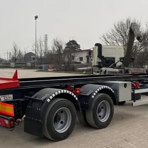 Zorzi Roll-Off-Trailer mit Bogenaufbau (Länge: 8 m) – Bild 2