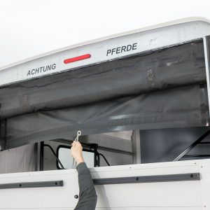 Cheval Liberte Pferdeanhänger Maxi 3 | 3 Pferde | Pullmann 2 Fahrwerk | schwarz – Bild 10