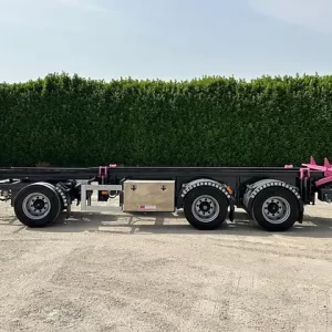 Cardi Roll-Off-Trailer mit Luftfederung (Länge: 9,27 m) – Bild 1